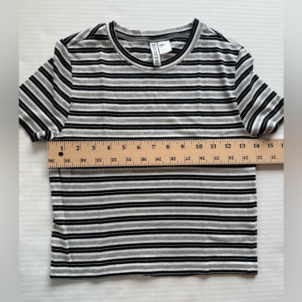 H&M Divided Black Gray & White Striped Ribbed Crop Top Size M - Picture 5 of 12